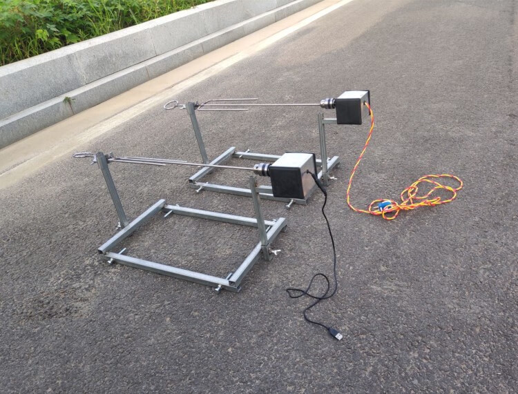 玮贤 自动翻转烤肉架电动烧烤架烤羊腿炉子烤羊排烤鸡烤兔子烧烤炉配件 充电宝款   框架30*50厘米