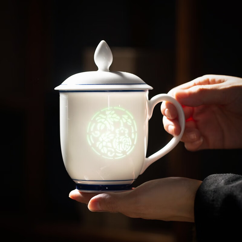 御嘉斋影青雕刻陶瓷杯办公茶杯大容量带盖纯手工水杯子马克杯可定制礼物 吉祥玲珑办公杯 400ml