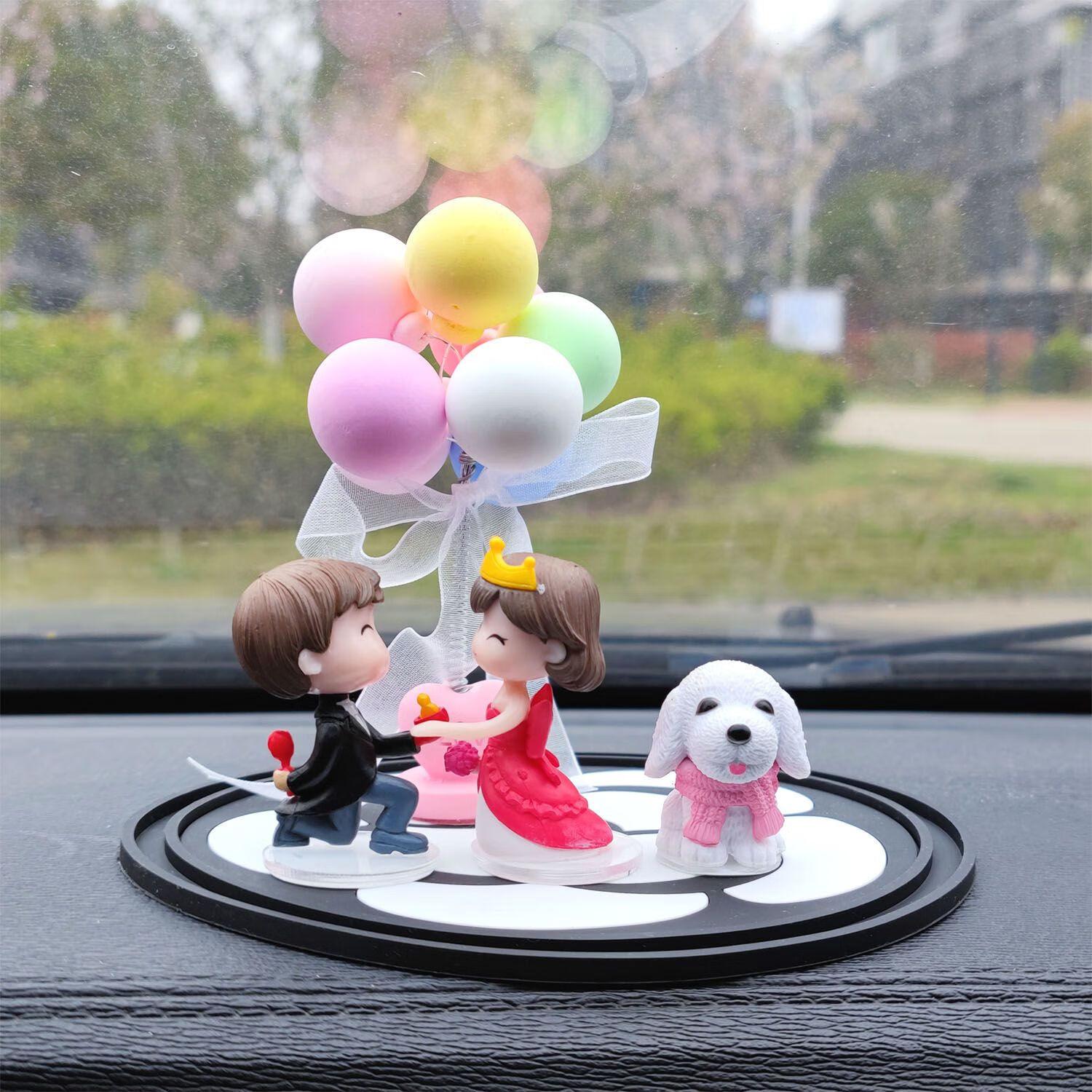 小摆件车内装饰用品卡通车载女生用品中控台摆饰 求婚 浪漫球 白狗