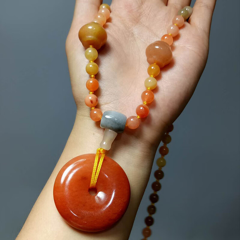 snqp高品质精品新疆玉石戈壁玉金丝玉乌尔禾地表红色平安扣项链毛衣链