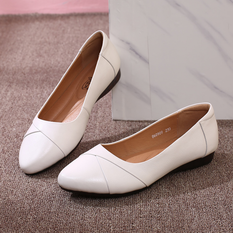 抒融牛筋底妈妈鞋透气女鞋软底防滑春秋季平底中年女软皮休闲鞋 米