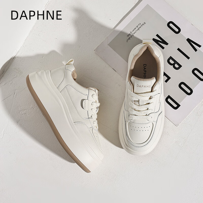 达芙妮真皮厚底小白鞋女2026春季新款增高简约板鞋轻便运动休闲鞋 米白 36