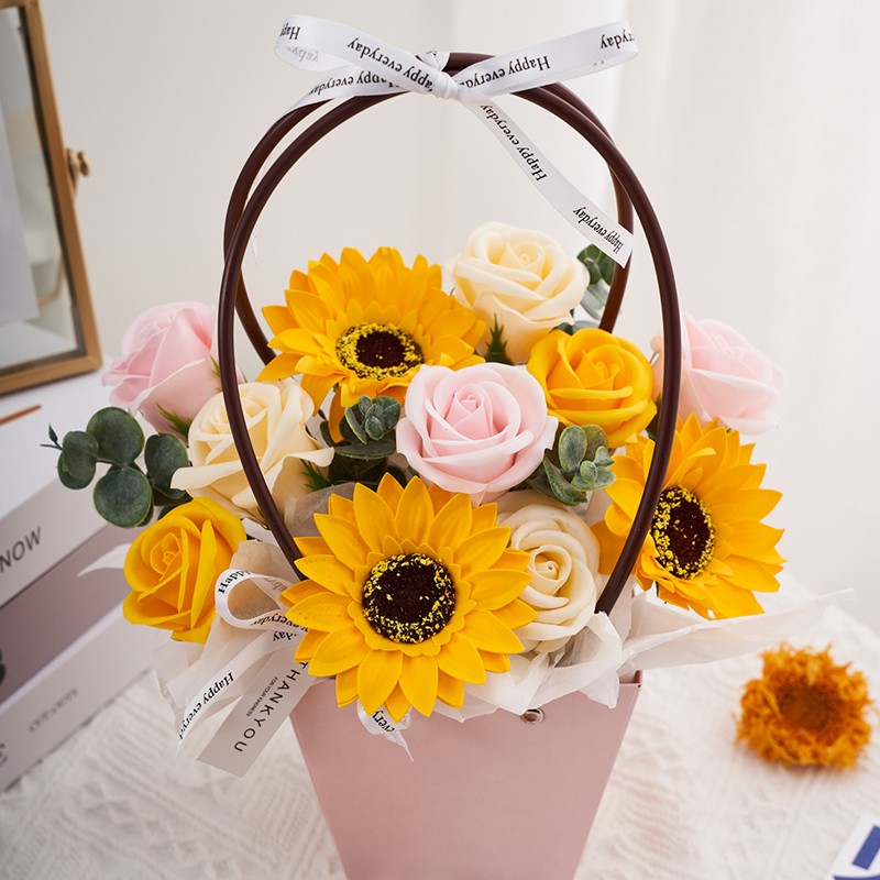初朵11朵混搭香皂花玫瑰花向日葵礼盒七夕情人节礼物花束鲜花纪念日生日礼物送女生毕业礼物61元 聚超值