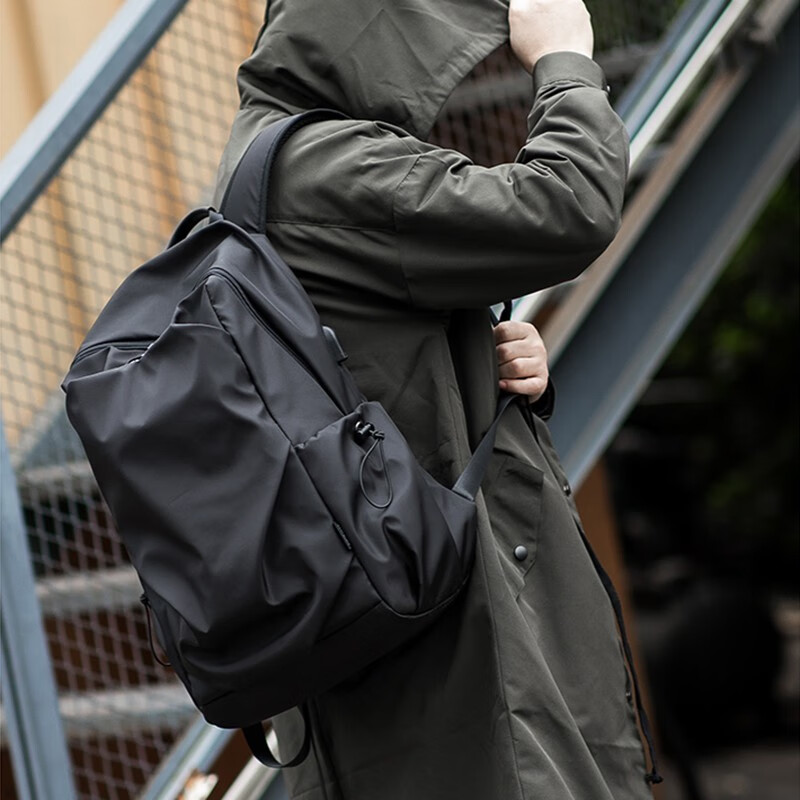 Colrtn Kwecr男士2025新款双肩包大容量背包户外防水旅行包书包初高中生电脑包 CK大号黑色47*30*19