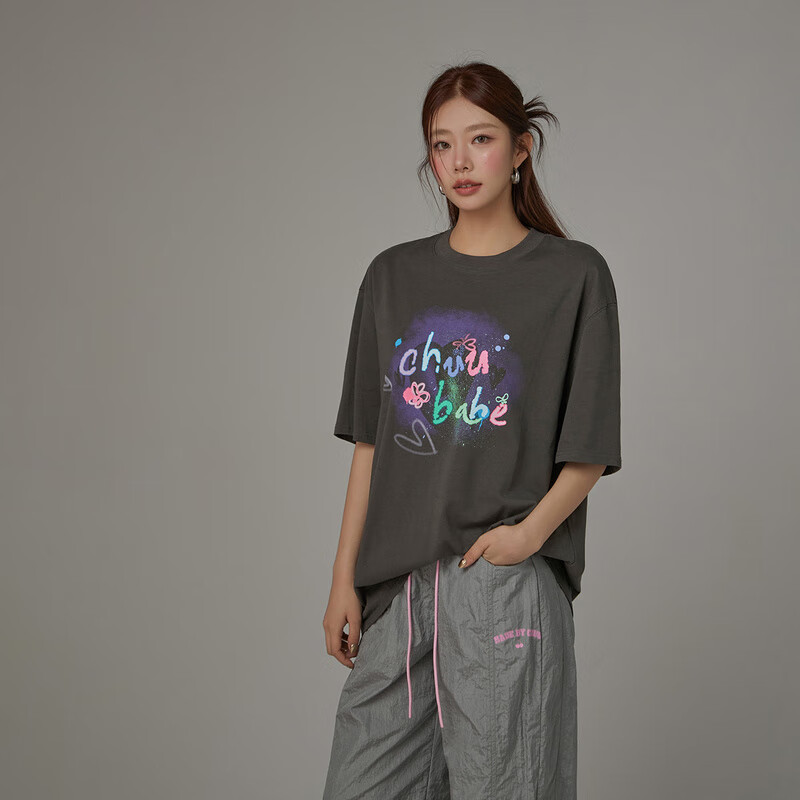 CHUU爱心字母印花短袖T恤女士2025夏季新款学院风宽松圆领上衣 碳墨灰2 均码