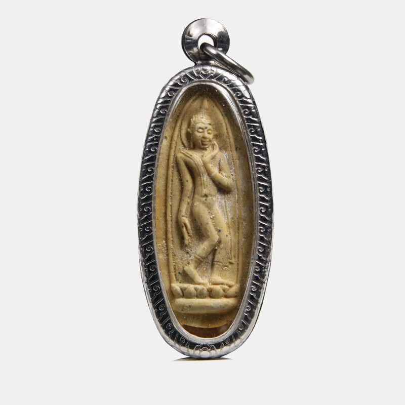 聪蝶泰国佛牌吊坠 南帕亚龙婆坤三挂崇迪项链 行走