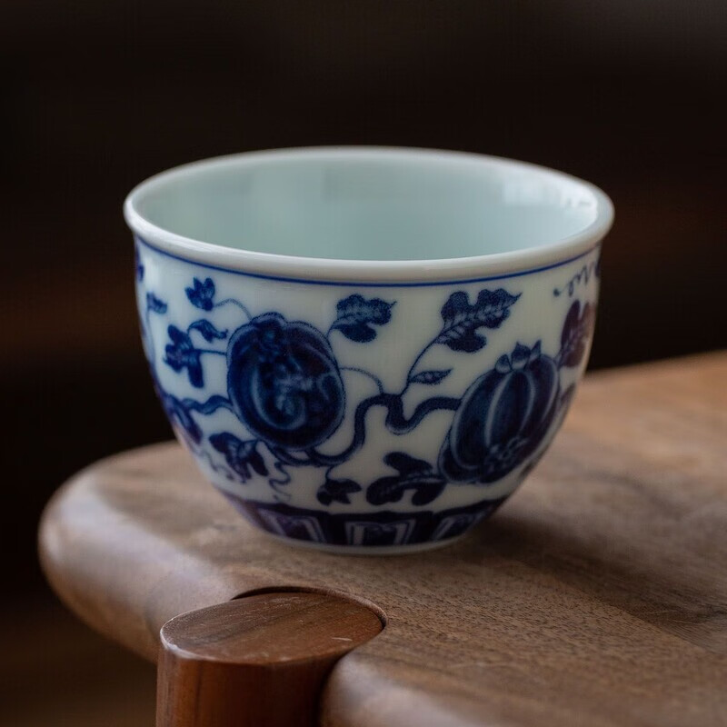 铸阳九段烧 景德镇青花瓷茶杯釉中彩仿古釉缠枝莲茶杯景德镇主人杯青