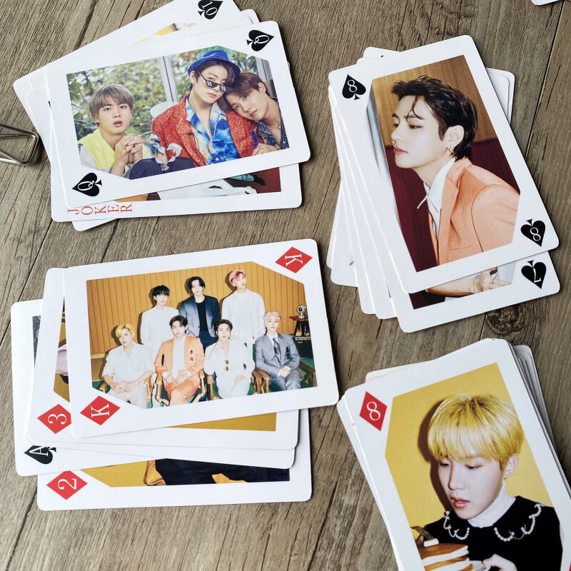 韩国人气女团BLACKPINK粉墨团扑克