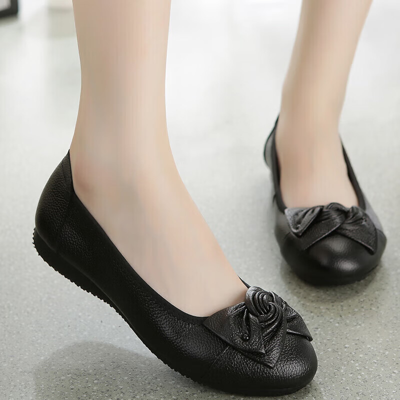 百丽美咖大脚骨老年宽松款女式皮鞋特大号女士皮鞋浅口舒适大码女单鞋