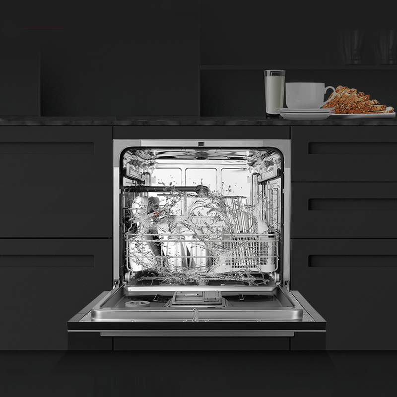 AEG洗碗机黑晶系列8套嵌入式家用智能碗盘是直接放里面洗吗还是 得自己洗一次再放里面？