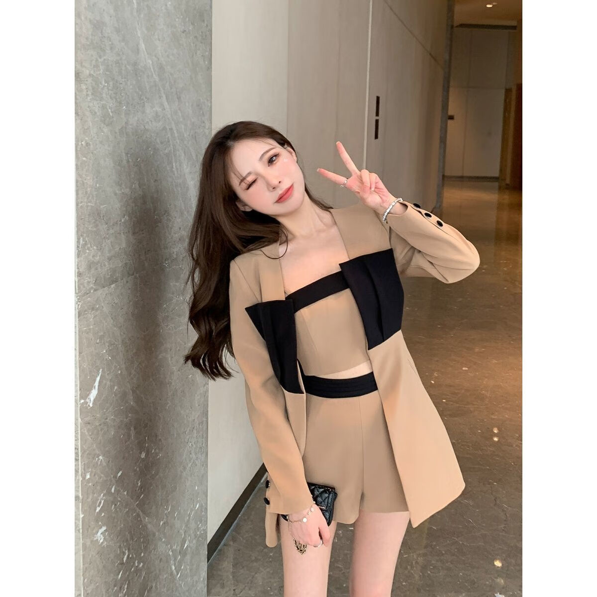 szvb龙凤褂小众设计气质自制镂空卡其色西装外套春夏抹胸吊带短裙高档