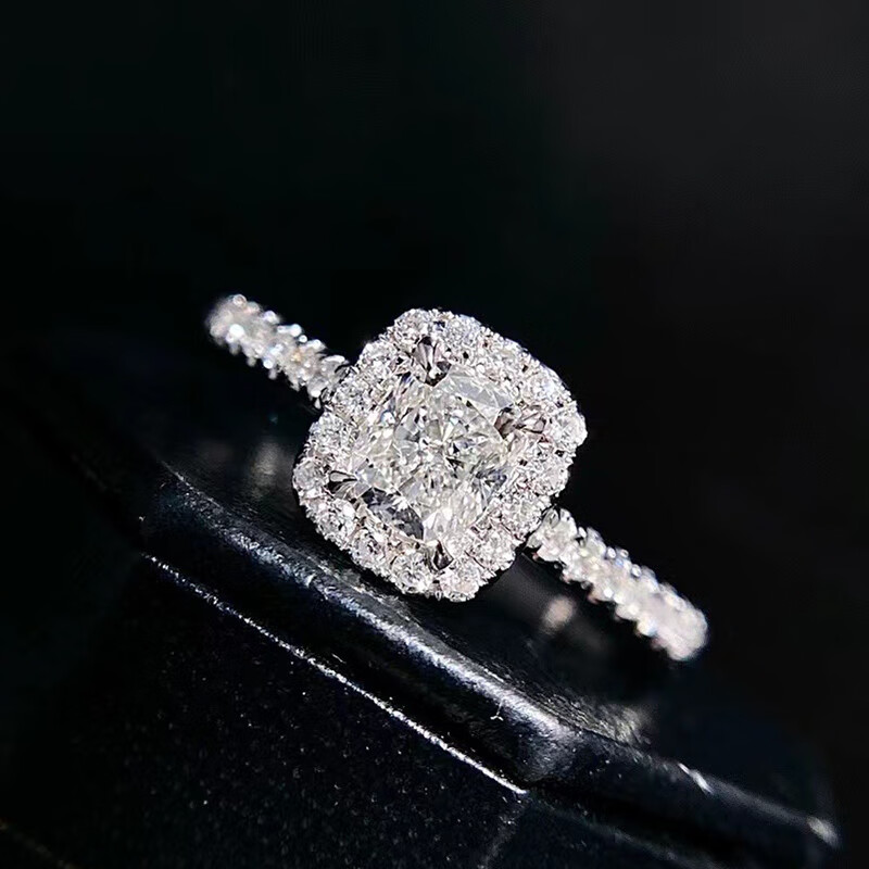 俪萌珠宝gia钻戒 18k金垫形方形异形钻石戒指 群镶显钻求定结婚钻戒