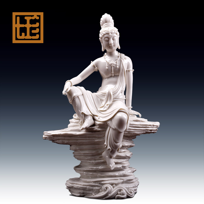 七珍 陶瓷摆件《坐岩自在观音》林建平德化菩萨像家居工艺装饰品 d26