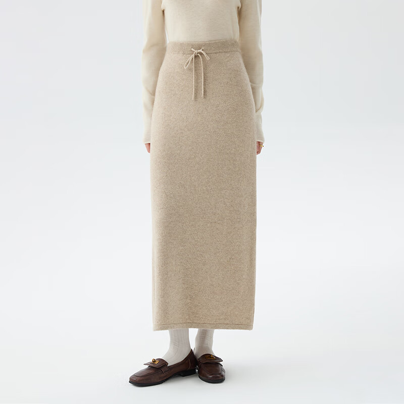 范思蓝恩韩系短款羊毛连帽针织衫女秋冬新款毛衣半身裙两件套4573 卡其色半裙 L