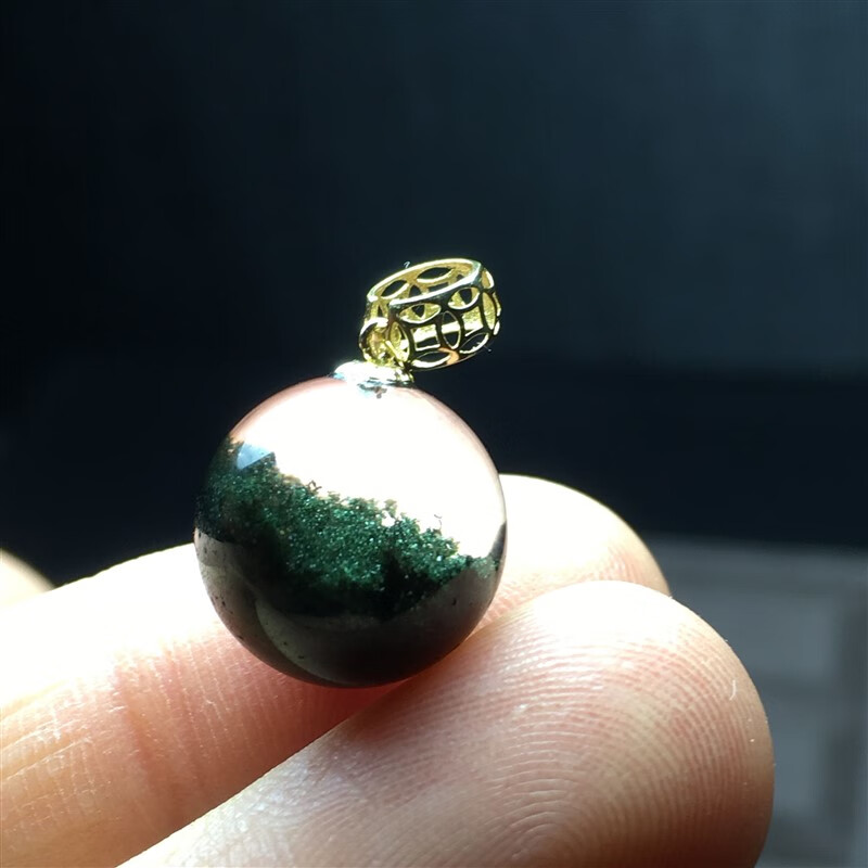 2025年绿幽灵吊坠怎么选？这7款超高性价比，天然美观，佩戴更显气质