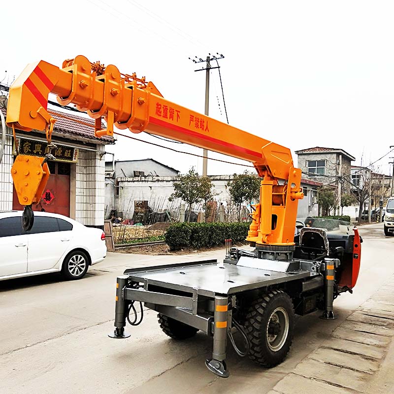 吊三马车自备吊三轮小吊车适合狭小空间作业随车起重机 25马力3吨3节