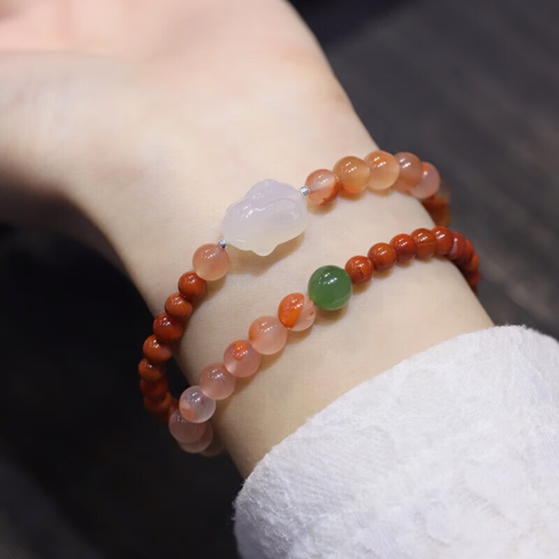 诗栀o荔枝冻手串冰飘满肉南红双圈搭配和田碧玉荔枝冻趴趴兔设计时尚