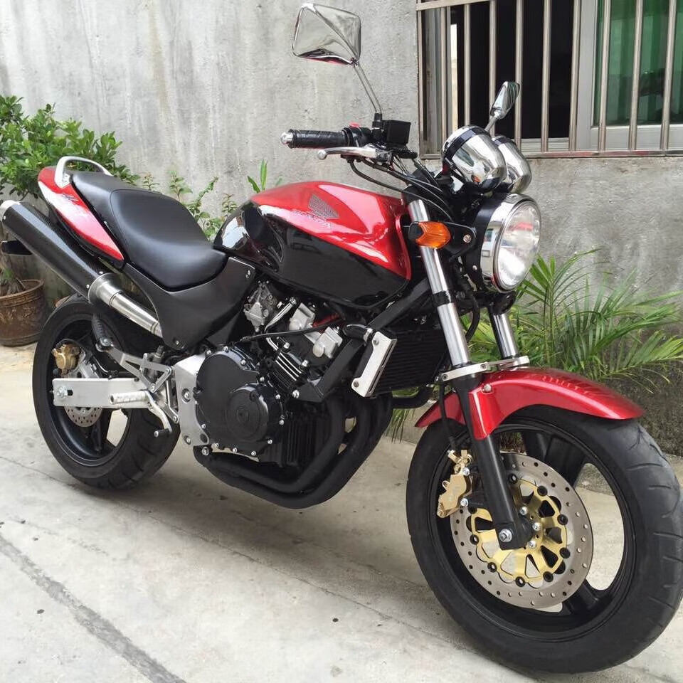 桃路 进口本田小黄蜂四缸水冷250cc街车cb400重机车复古大排量摩托车