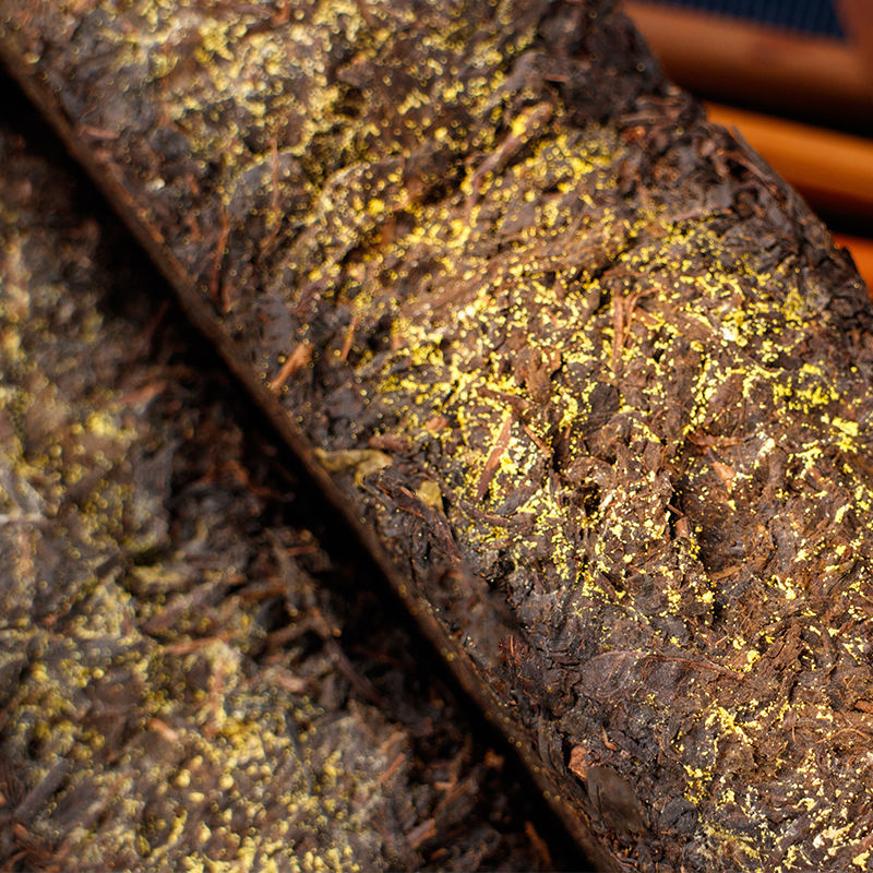 安化精品黑茶正宗金花黑茶天尖茯砖茶本地茶安华精品黑茶陈年2斤装