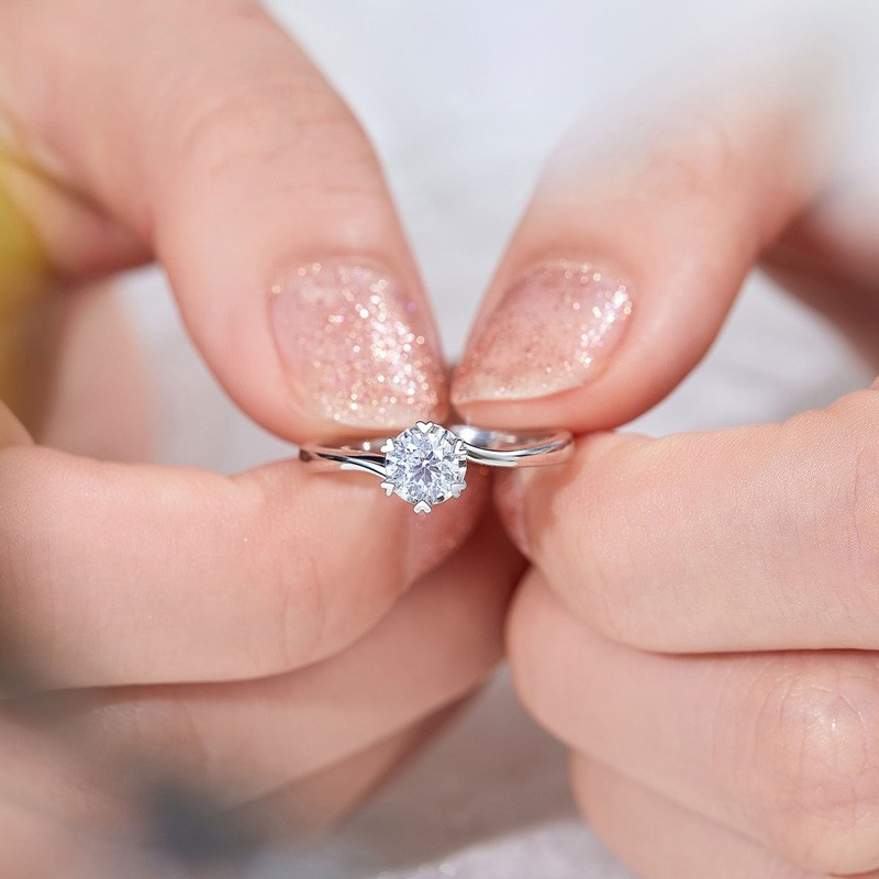 鑫万福  18k金钻戒女订婚结婚钻石戒指经典扭壁钻石女戒送女友 铂金