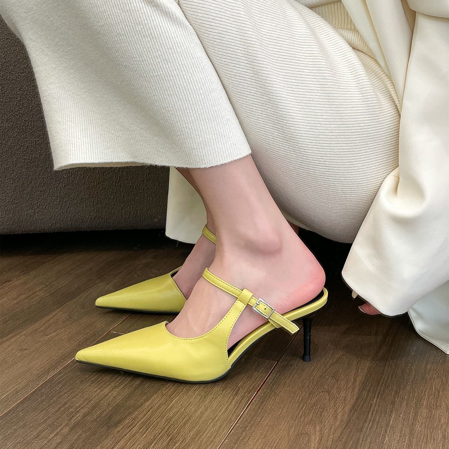 守图包头不露漏脚趾高跟半拖凉鞋女士半托鞋尖头女外穿仙女鞋 黄色 35