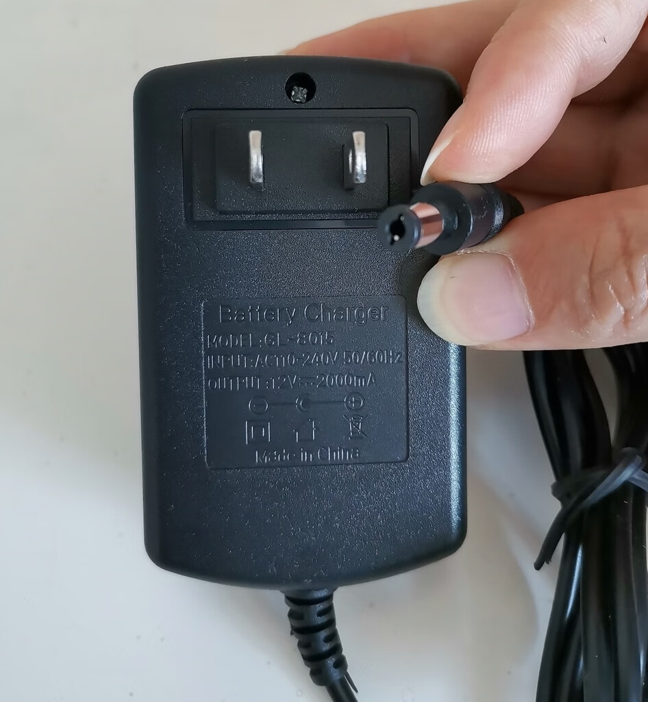 扑哩扑剌充电器6v12v汽车遥控四轮玩具车电源适配器圆孔 12v2a2000ma)