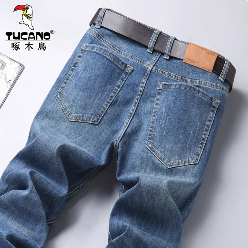 ���ڲ�������ľ��ţ�п����ļ��¿�ǳɫ����ֱͲ�������泱���ٴ����б���ţ�г��� 1213����ɫ 31