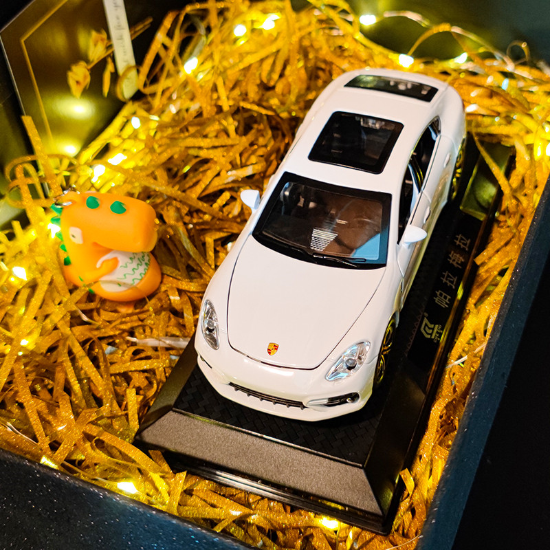 【发顺丰】保时捷帕拉梅拉汽车模型仿真合金车模金属跑车玩具520礼物送男友 保时捷帕拉梅拉-白色-公仔礼盒