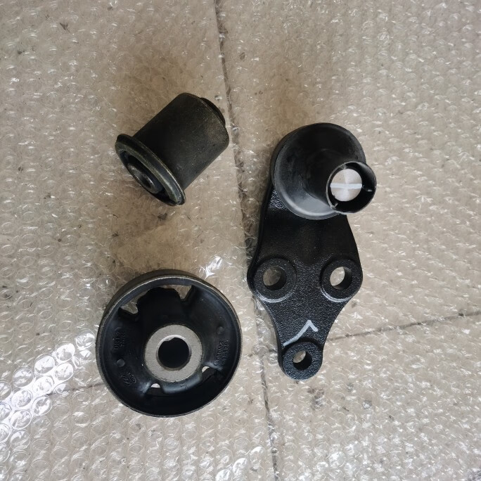 曼影(manying)适用于韩国进口现代格锐全新胜达ix35悬挂球头胶套摆臂