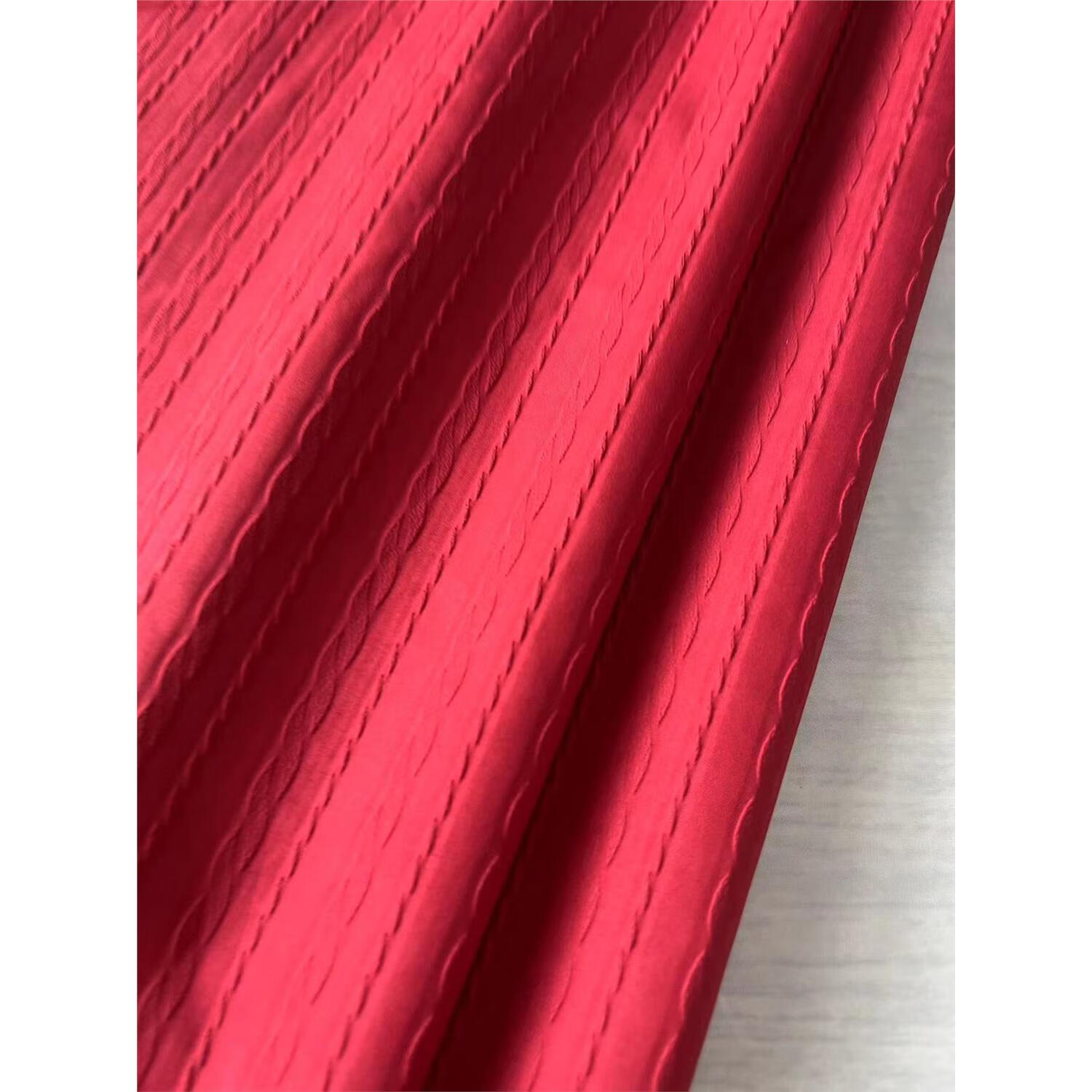 赫禹儒2024新款羽绒服面料轻薄防水凹凸感压花棉衣夹克布 二红色 一米