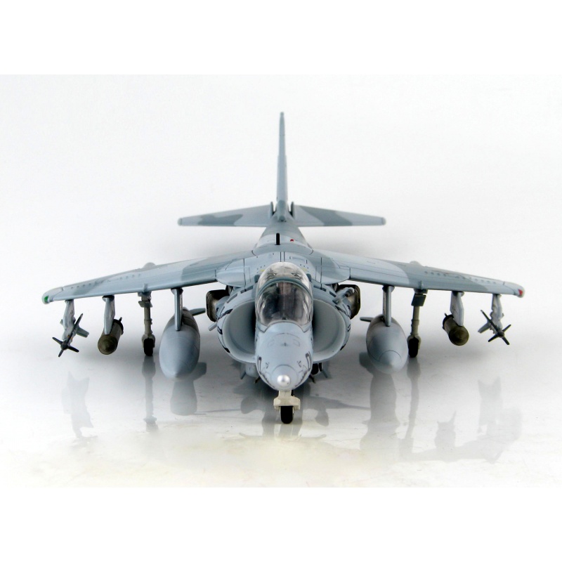 1/72 美国海军陆战队  海鹞ii av-8b垂直起降战斗机 请注意模型尺寸!