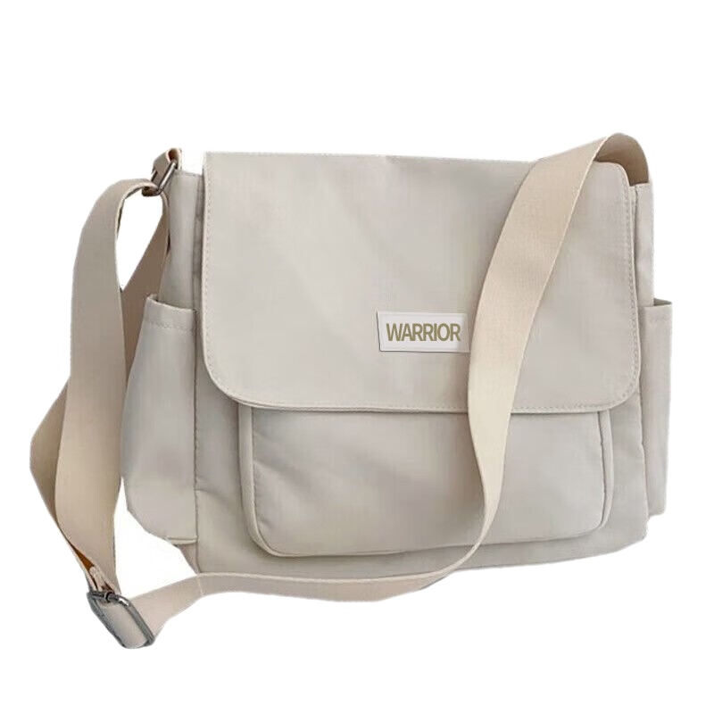 回力新款斜挎包男大容量百搭休閑帆布單肩包潮簡(jiǎn)約日系旅行學(xué)生背包女 米白色+太空人掛件