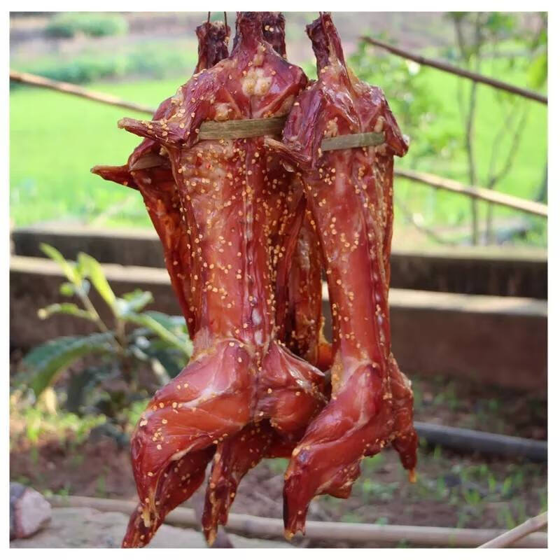 虎钢馋四川特产自制农家手工烟熏兔腊兔肉拍2斤发整只