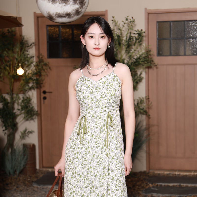 西町村屋(setirom)西町村屋连衣裙女2023文艺风长裙田园碎花抽绳吊带