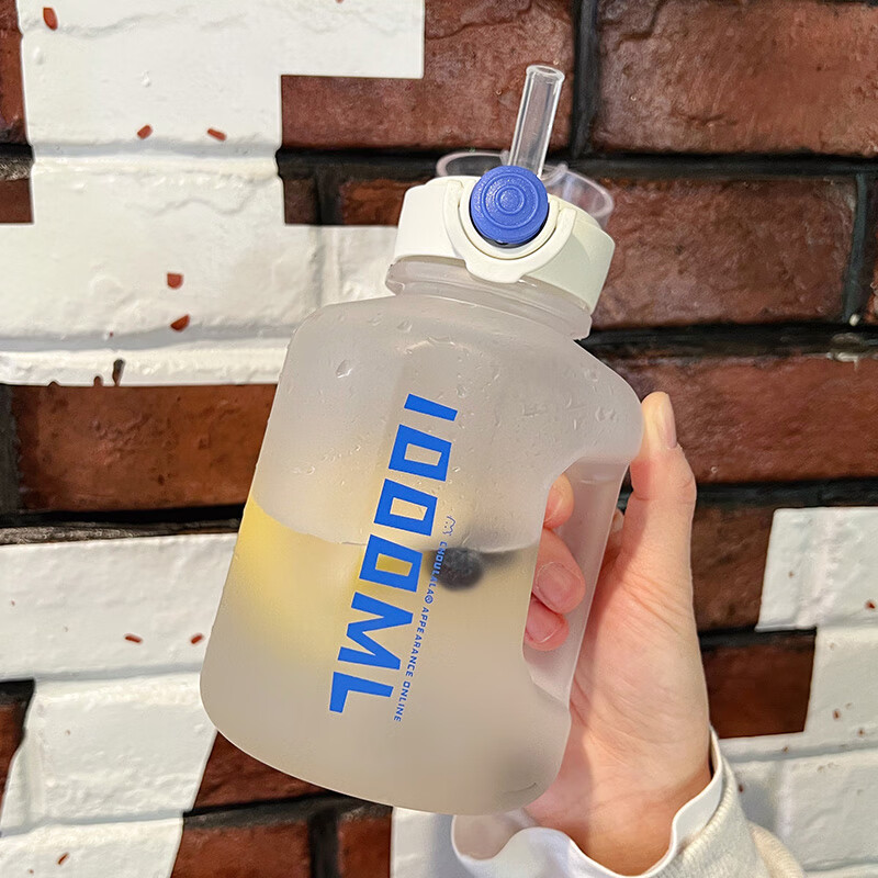 ���汴ˮ������������������ֵ�����˶��ļ���ˮ���ٶ�Ͱ�͸������챭�� ��ɫĥɰ��1000ml�������ܡ� 12.8Ԫ