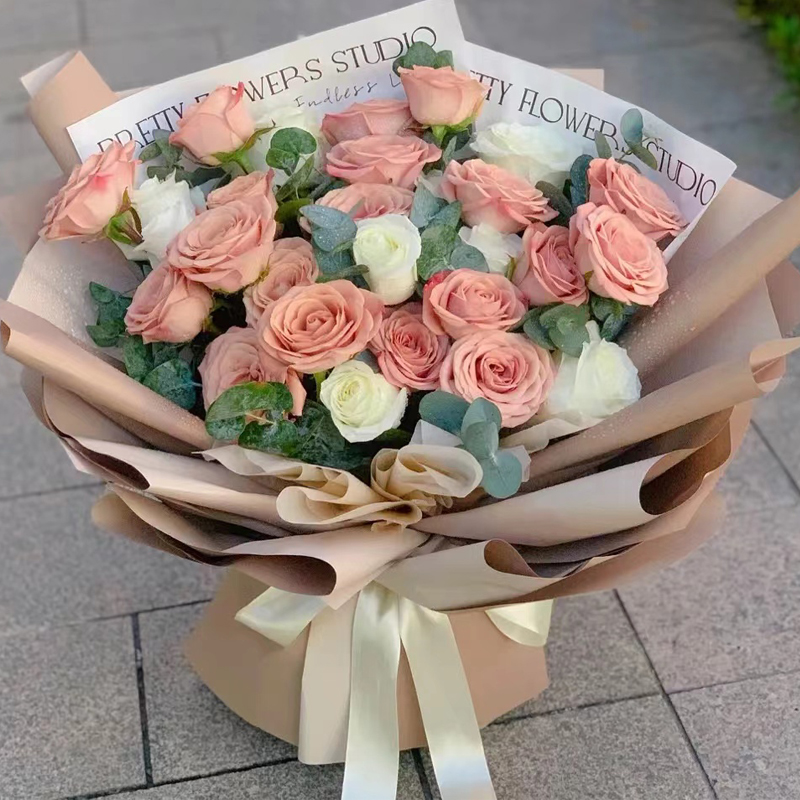 朋友闺蜜老婆女友生日表白礼物 甜蜜美好·色19朵卡布奇诺白玫瑰花束