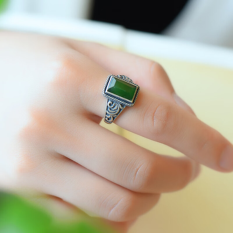 御漪时尚复古风简约方形设计戒指气质百搭s925银镶嵌和田碧玉戒指