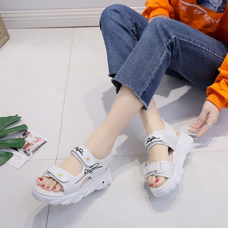 加大码女鞋41-43运动款凉鞋2023新款运动夏魔术贴沙滩鞋加42特鞋 白色