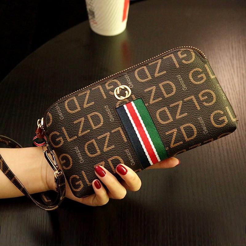 查看手拿包价格走势用什么App|手拿包价格历史