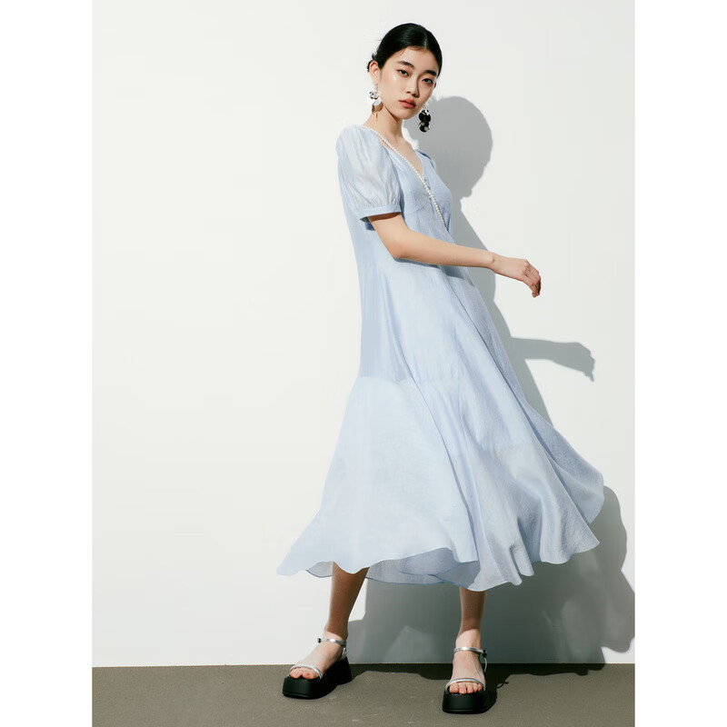 再降价、PLUS会员：peacebird 太平鸟 设计感法式连衣裙 天丝重工长裙女 蓝色