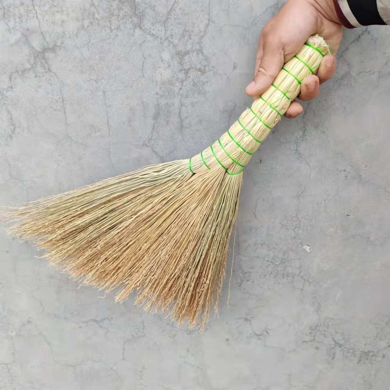 溥畔农村老式扫面板的小笤帚天然植物高粱苗制作工艺品小笤帚锅刷扫床