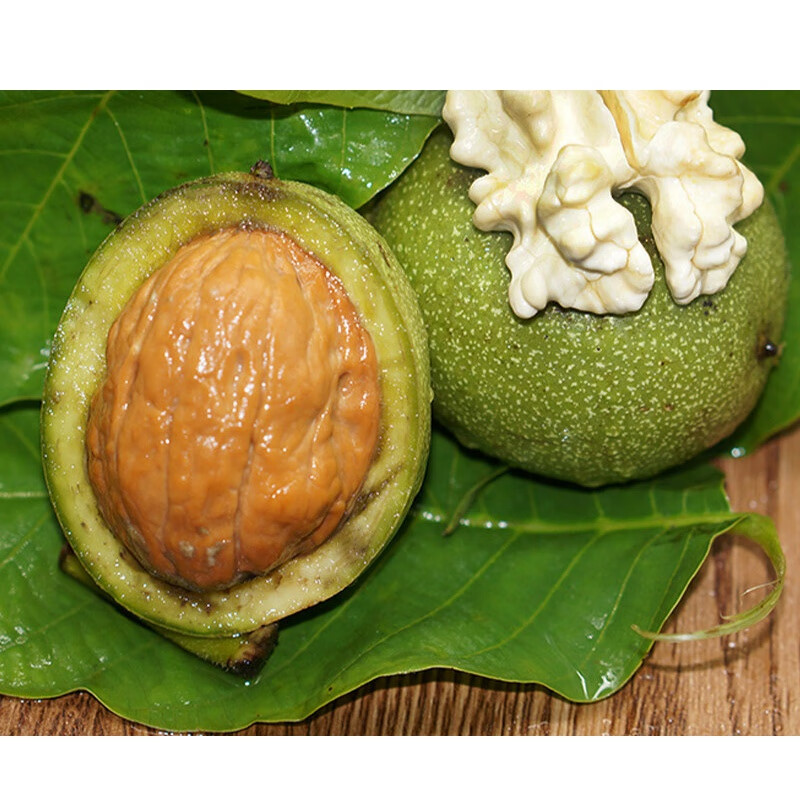 味巴哥2020新货用青皮湿核桃带绿皮野生山核桃坚果手工剥皮散装 1个