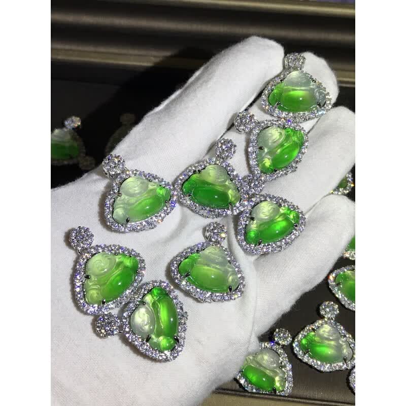 缅甸翡翠冰种正阳绿小佛公豪华封底女士项链 迷你版冰飘花(款式随机