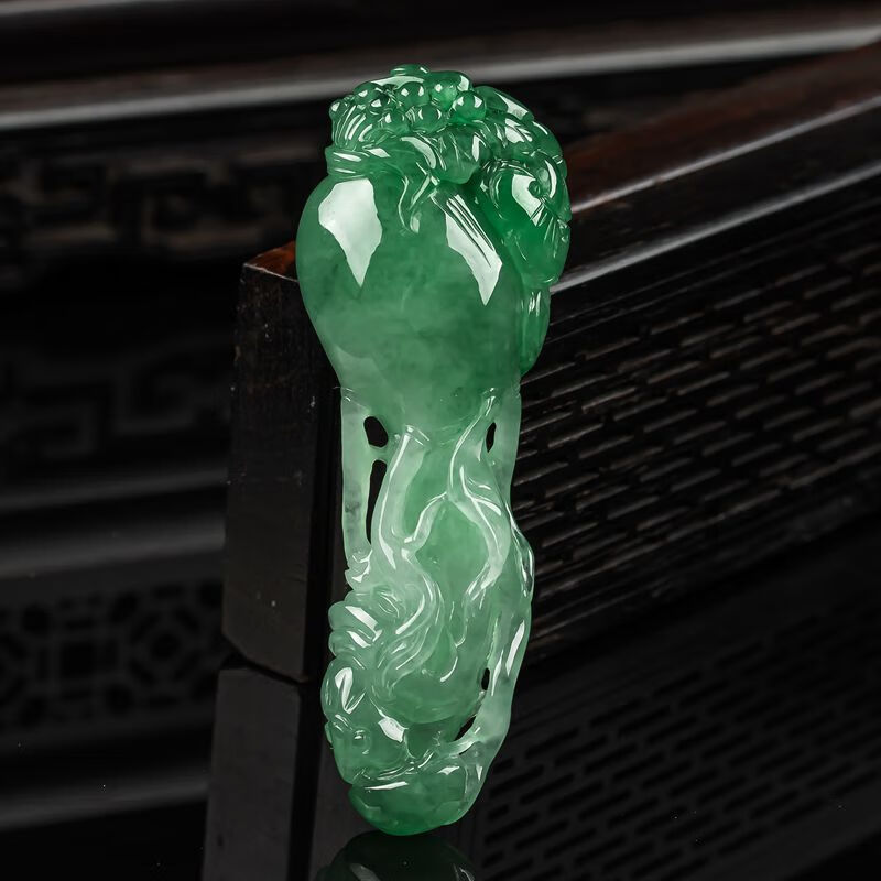 【珠宝严选】天然翡翠a货人参吊坠玉坠挂件15.