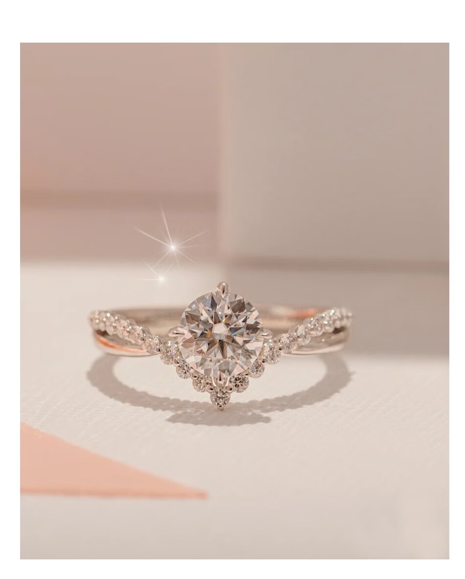 欧莎曼为爱加冕银莫桑石钻戒仿真钻石假戒指女订婚求婚结婚戒对戒闭口