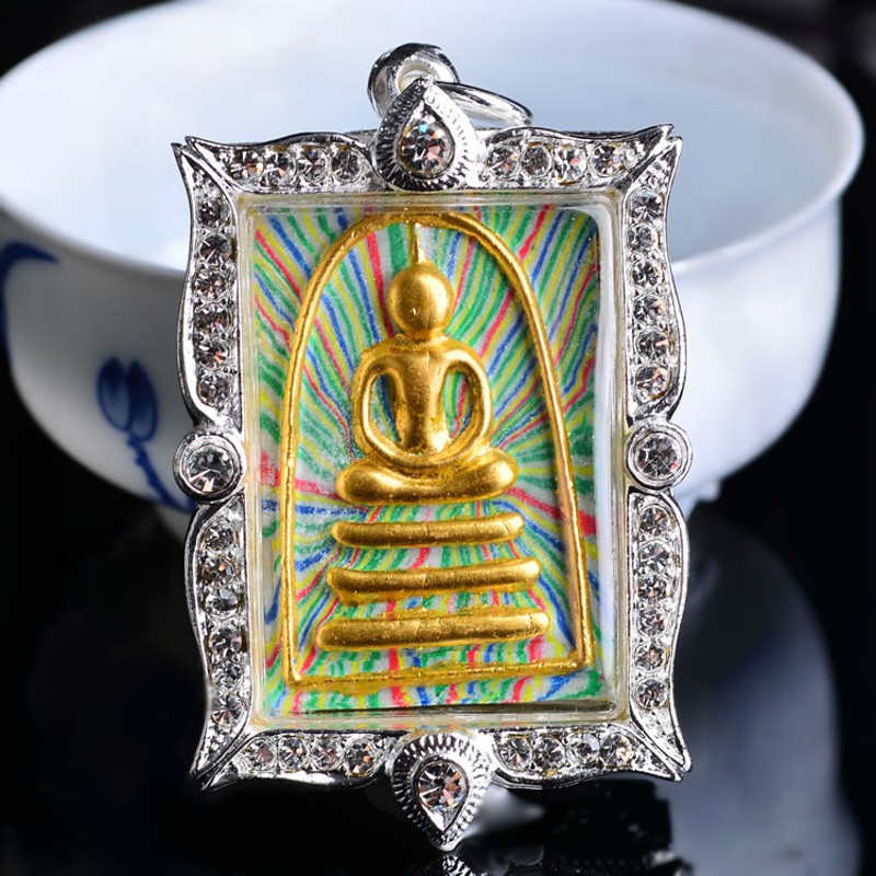 牧思 泰国佛牌 龙婆培2542 彩泥崇迪崇 图片色