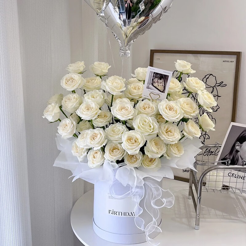 配送33朵红玫瑰满天星花束教师节礼物送女友老婆 52朵白玫瑰·抱抱桶