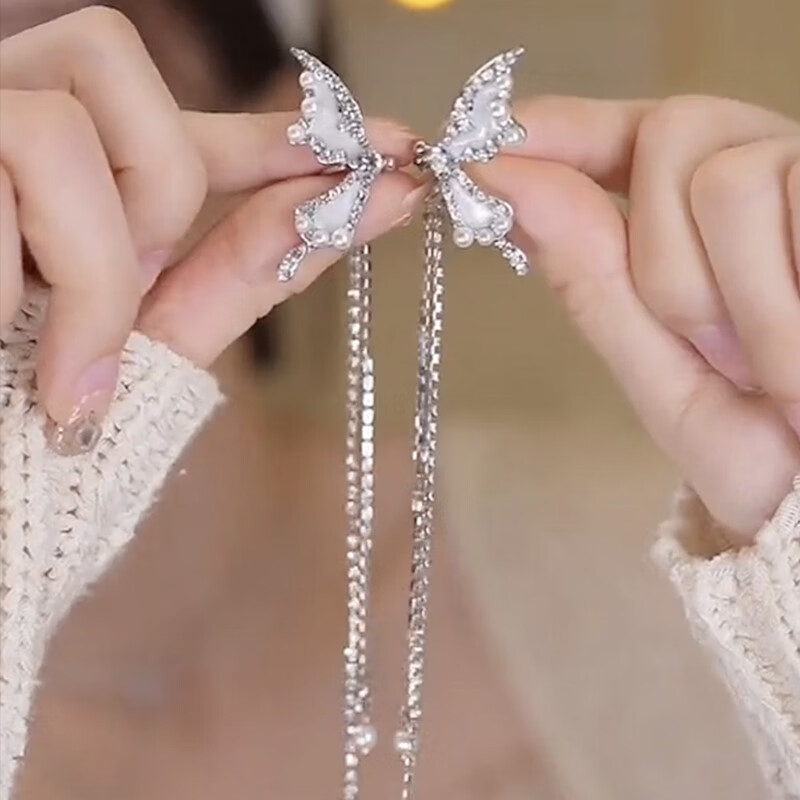 白闪蝶珍珠流苏蝴蝶耳骨夹无耳洞女小众设计个性甜酷辣妹耳夹耳饰 白