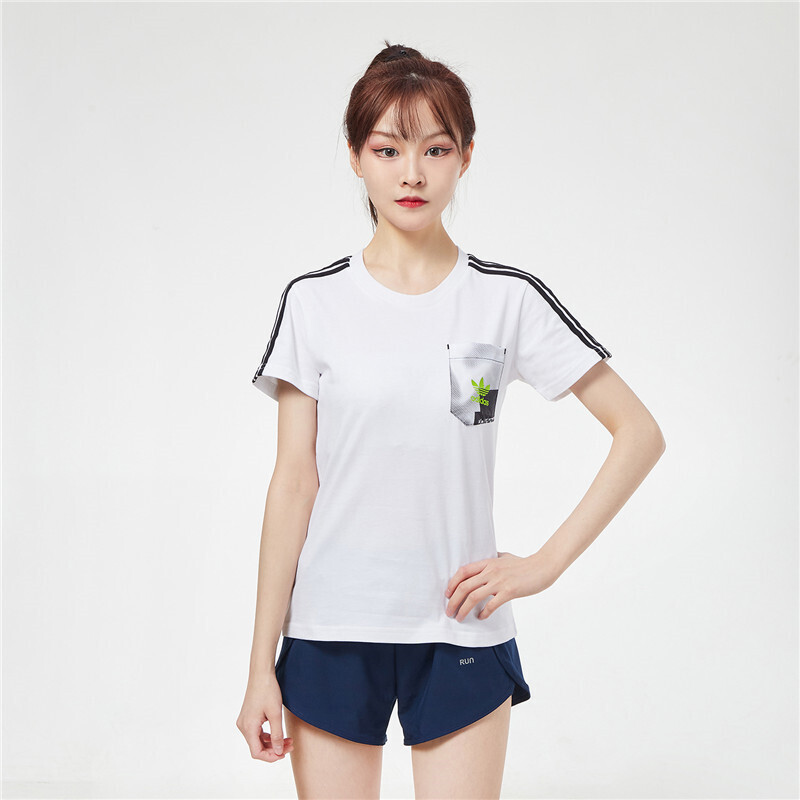 阿迪达斯 (adidas) 三叶草女装运动服跑步训练健身透气休闲圆领短袖