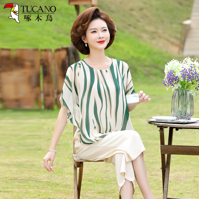 妈妈夏季洋气雪纺上衣服中年女装夏装时尚大码中老年短袖t恤套装